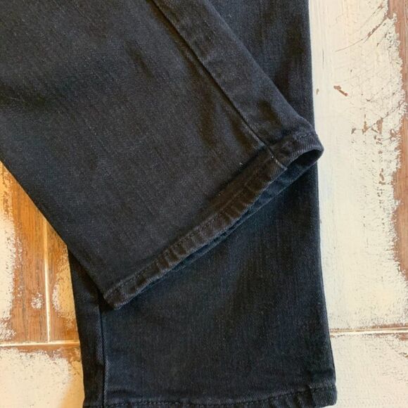 Levi's Skinney Leg Size 10. 30x32 - Picture 3 of 8